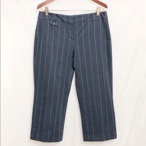 <NWOT>NY&Co. Gray Capris Pants